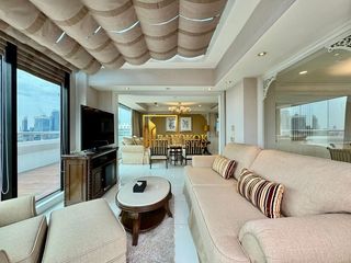 For rent 4 bedrooms serviced apartment in Watthana, Bangkok