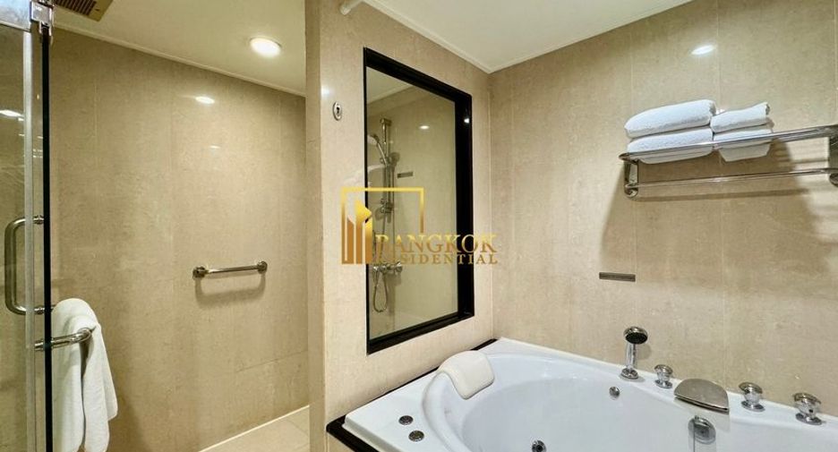 Apartamento con servicios en alquiler de 4 habitaciones en Watthana, Bangkok
