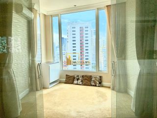 Condo en alquiler de 4 habitaciones en Watthana, Bangkok