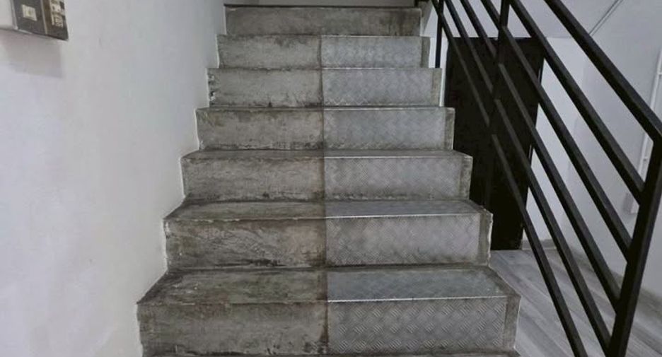For rent 8 bedrooms office in Phra Khanong, Bangkok