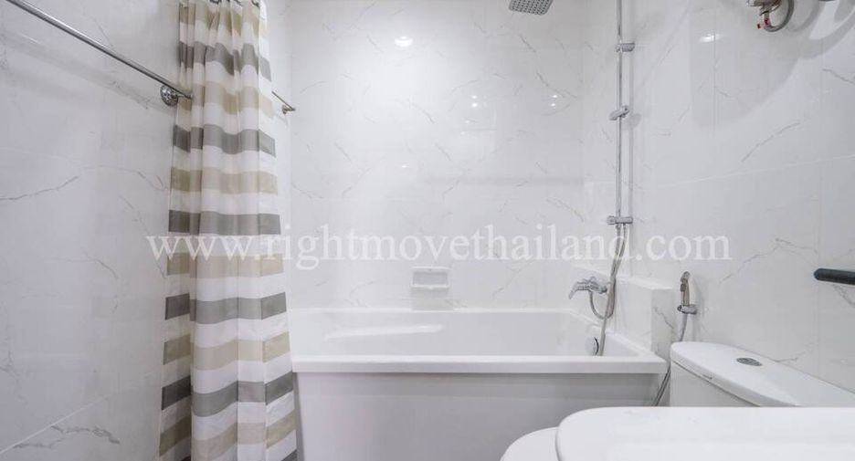For rent そして for sale 2 ベッドルーム condo in Khlong Toei, Bangkok
