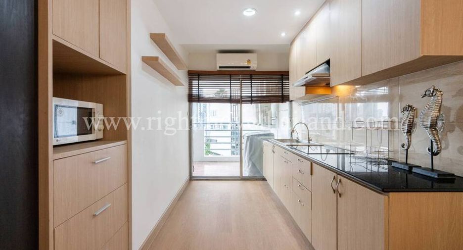 For rent そして for sale 2 ベッドルーム condo in Khlong Toei, Bangkok