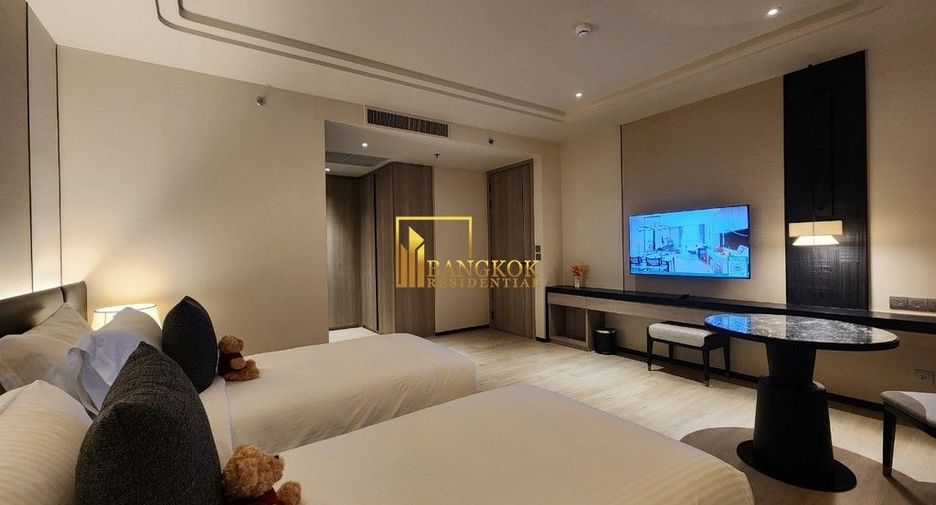 À louer 3 chambres appartement avec services à Khlong Toei, Bangkok
