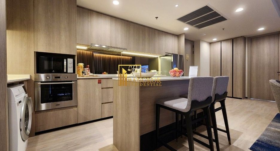 À louer 3 chambres appartement avec services à Khlong Toei, Bangkok