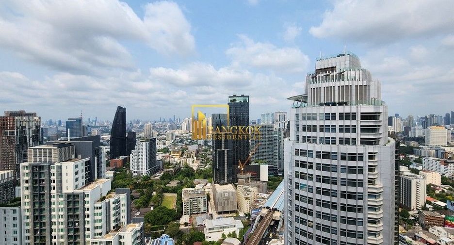 À louer 3 chambres appartement avec services à Khlong Toei, Bangkok