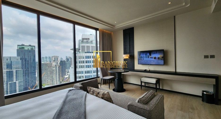 À louer 3 chambres appartement avec services à Khlong Toei, Bangkok