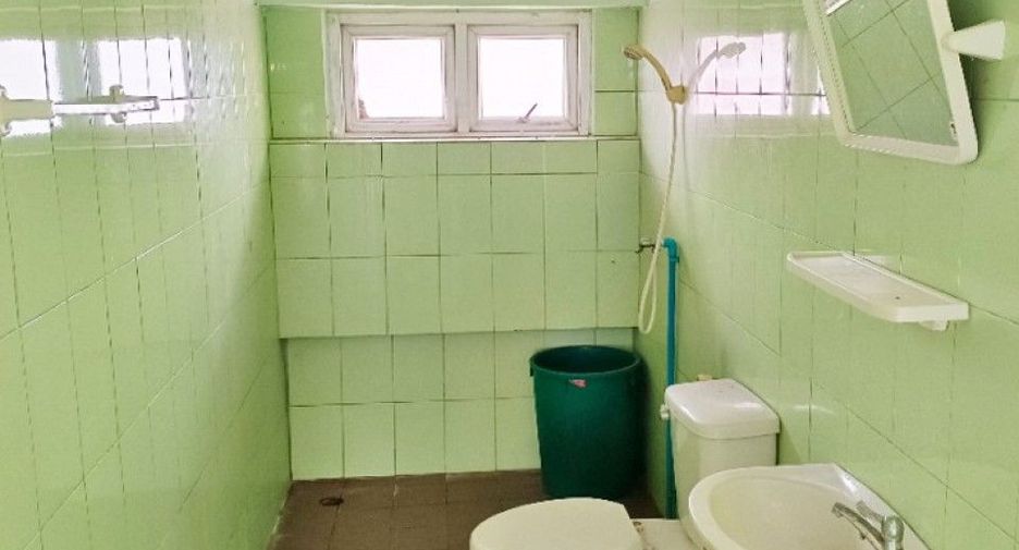 For sale 6 bedrooms townhouse in Laem Ngop, Trat