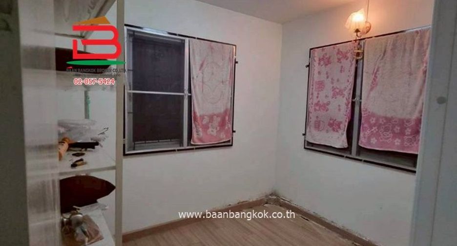 For sale 3 bedrooms townhouse in Prawet, Bangkok