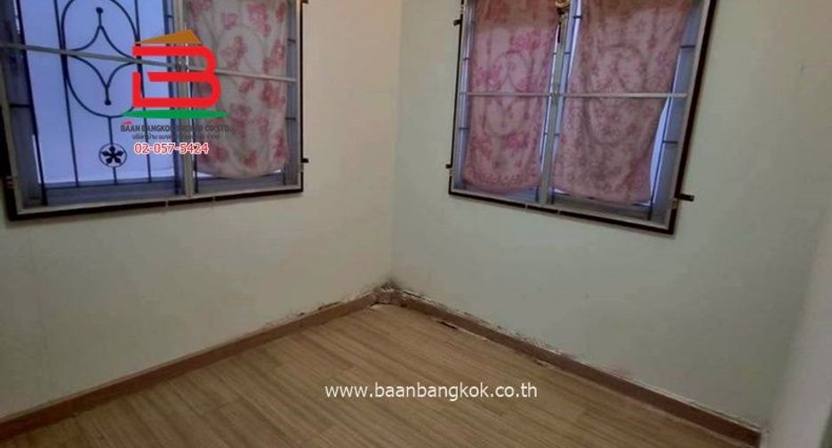For sale 3 bedrooms townhouse in Prawet, Bangkok
