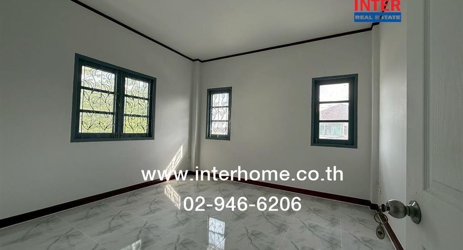 For sale 4 bedrooms house in Lat Krabang, Bangkok