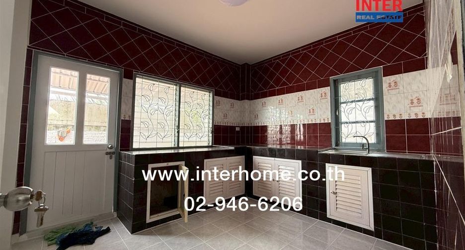 For sale 4 bedrooms house in Lat Krabang, Bangkok