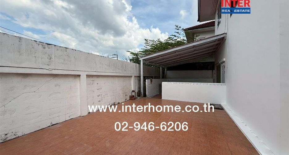 For sale 4 bedrooms house in Lat Krabang, Bangkok