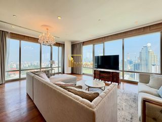 For rent 4 bedrooms condo in Pathum Wan, Bangkok
