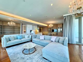 For rent 4 bedrooms condo in Pathum Wan, Bangkok