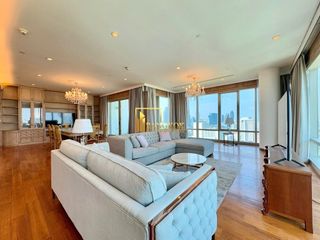 For rent 4 bedrooms condo in Pathum Wan, Bangkok