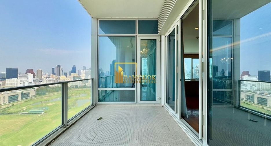 For rent 4 bedrooms condo in Pathum Wan, Bangkok