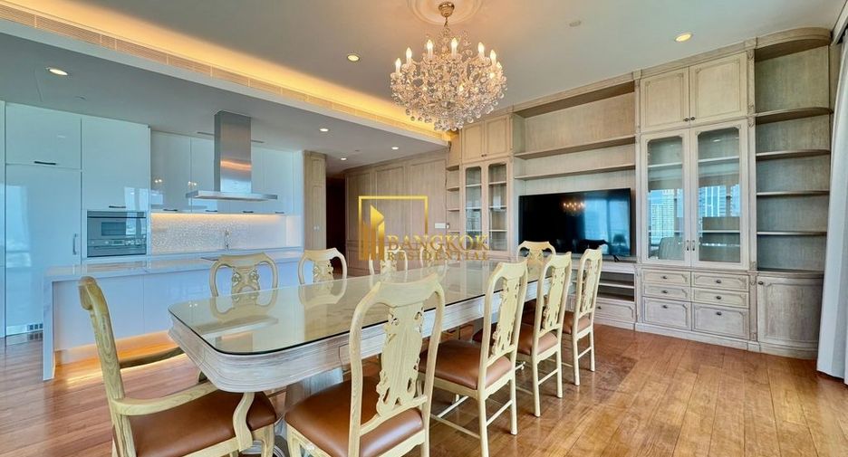 For rent 4 bedrooms condo in Pathum Wan, Bangkok