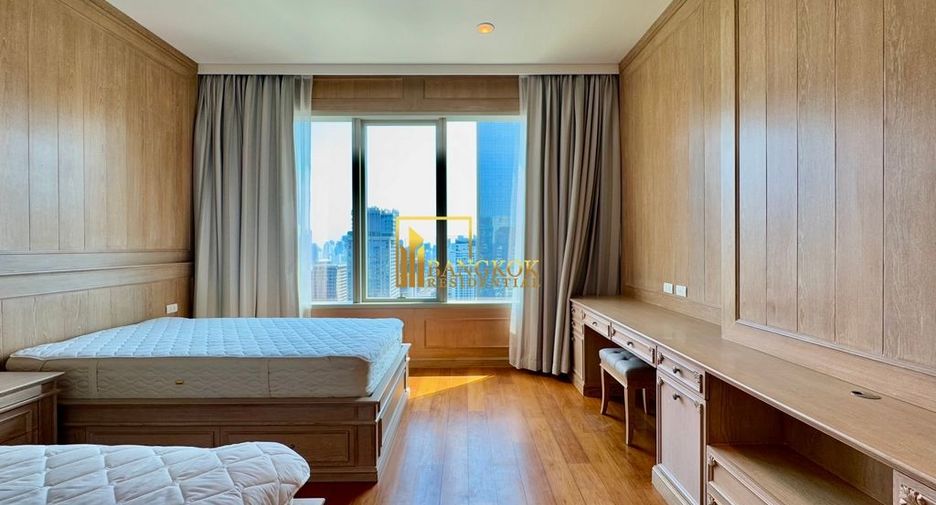 For rent 4 bedrooms condo in Pathum Wan, Bangkok