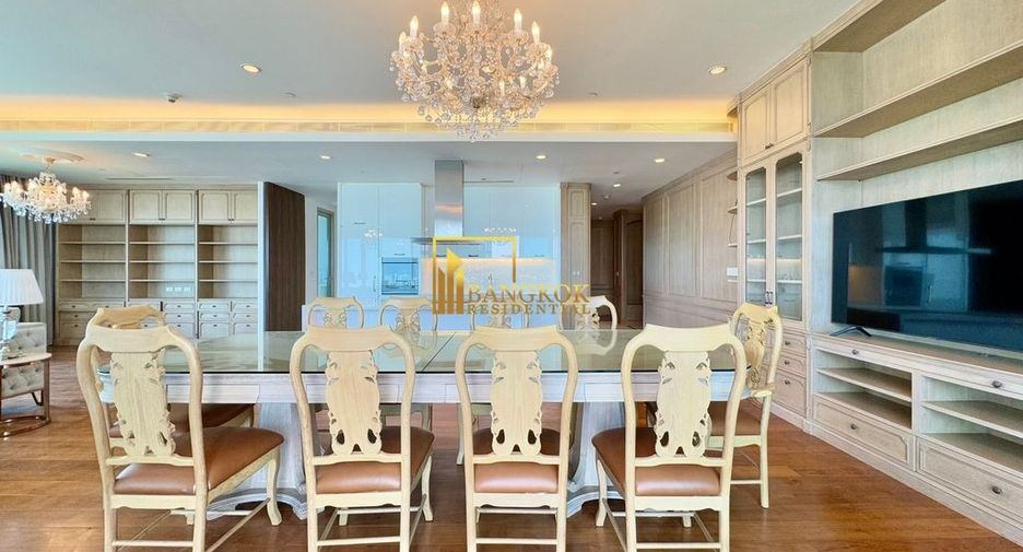 For rent 4 bedrooms condo in Pathum Wan, Bangkok