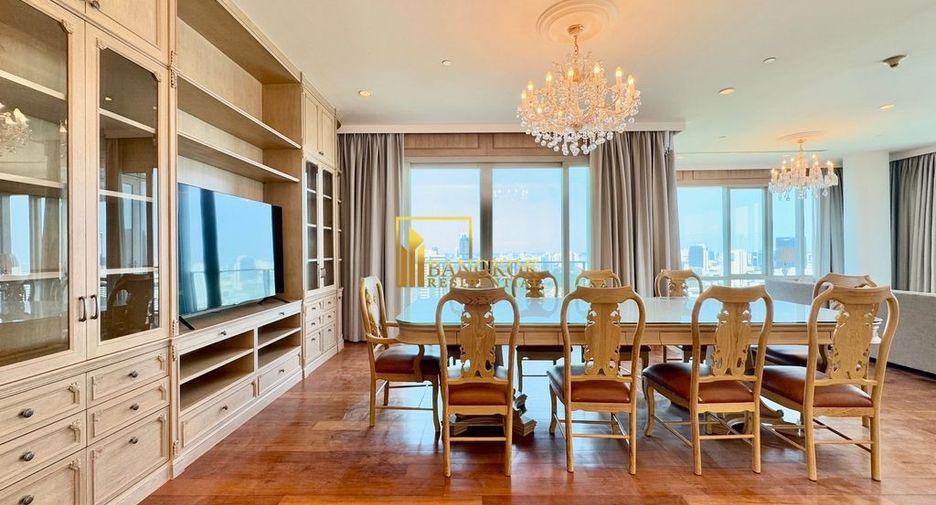 For rent 4 bedrooms condo in Pathum Wan, Bangkok