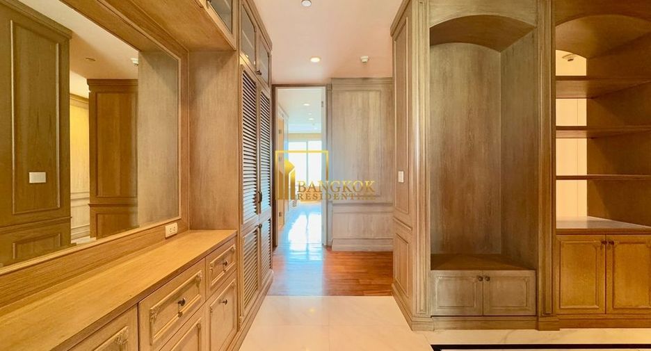 For rent 4 bedrooms condo in Pathum Wan, Bangkok