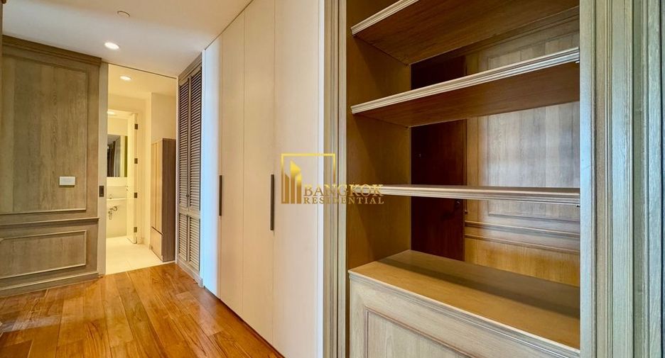 For rent 4 bedrooms condo in Pathum Wan, Bangkok