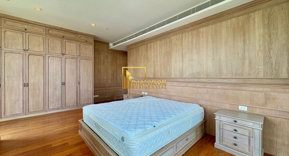 For rent 4 bedrooms condo in Pathum Wan, Bangkok