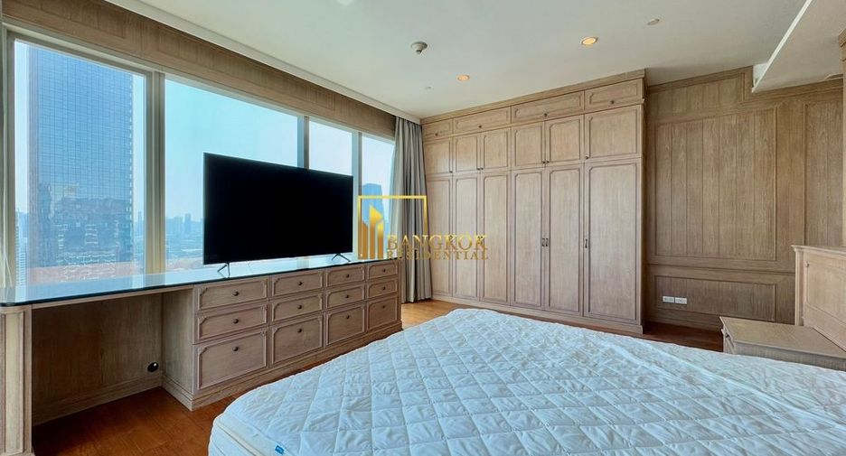 For rent 4 bedrooms condo in Pathum Wan, Bangkok