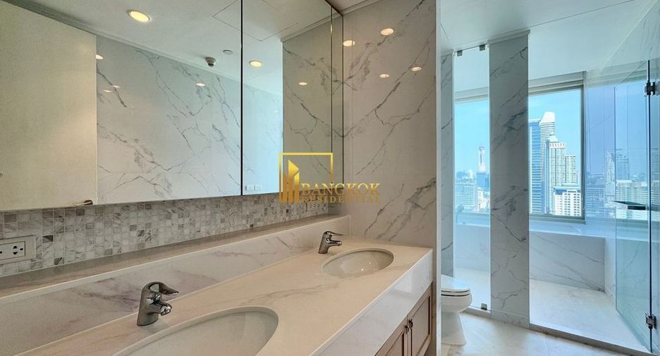 For rent 4 bedrooms condo in Pathum Wan, Bangkok