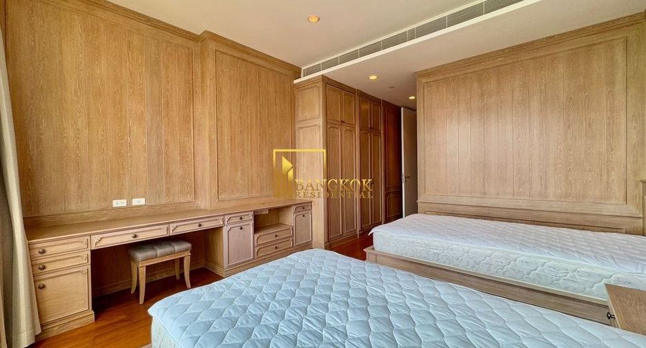 For rent 4 bedrooms condo in Pathum Wan, Bangkok