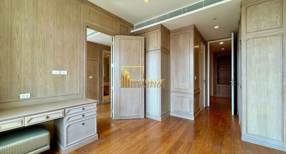 For rent 4 bedrooms condo in Pathum Wan, Bangkok