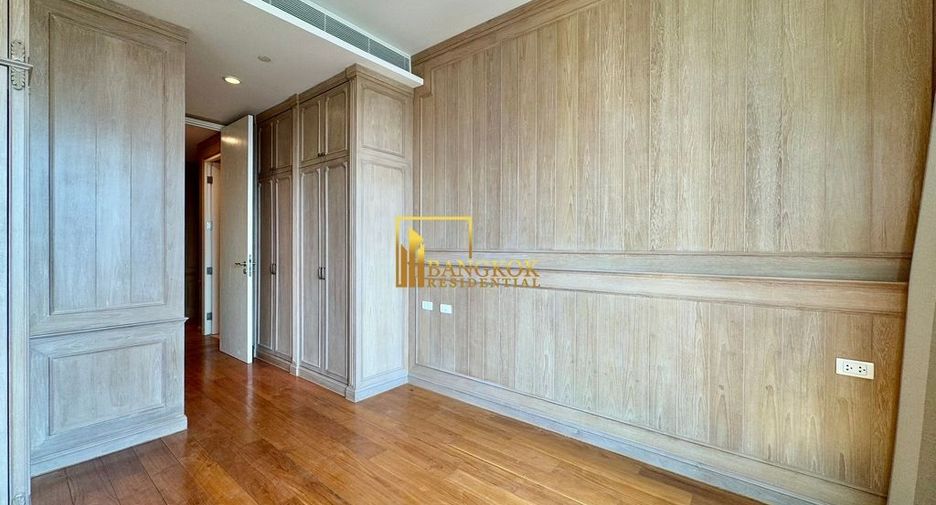 For rent 4 bedrooms condo in Pathum Wan, Bangkok