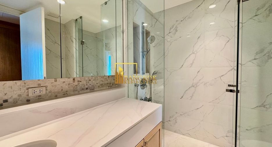 For rent 4 bedrooms condo in Pathum Wan, Bangkok