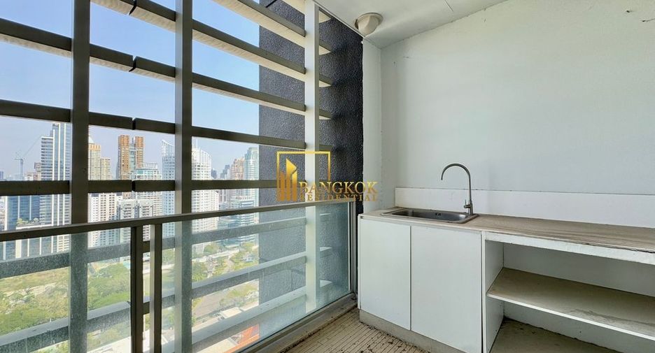 For rent 4 bedrooms condo in Pathum Wan, Bangkok