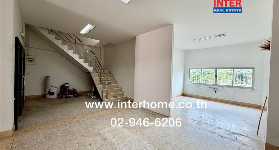 For sale 5 bedrooms townhouse in Mueang Chaiyaphum, Chaiyaphum