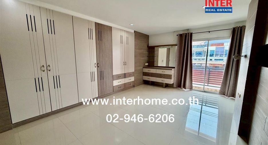 For sale 5 bedrooms townhouse in Mueang Chaiyaphum, Chaiyaphum