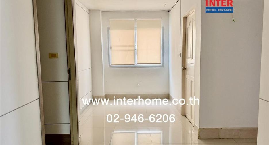 For sale 5 bedrooms townhouse in Mueang Chaiyaphum, Chaiyaphum