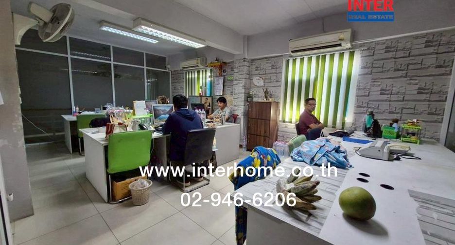 Gewerbefläche zum Kauf mit 13 Zimmer in Mueang Nonthaburi, Nonthaburi