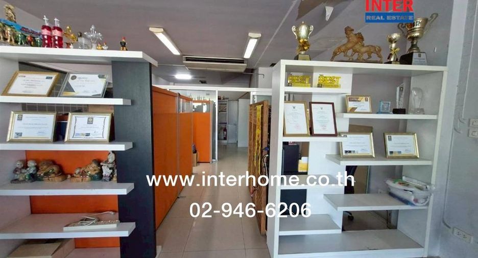 Gewerbefläche zum Kauf mit 13 Zimmer in Mueang Nonthaburi, Nonthaburi