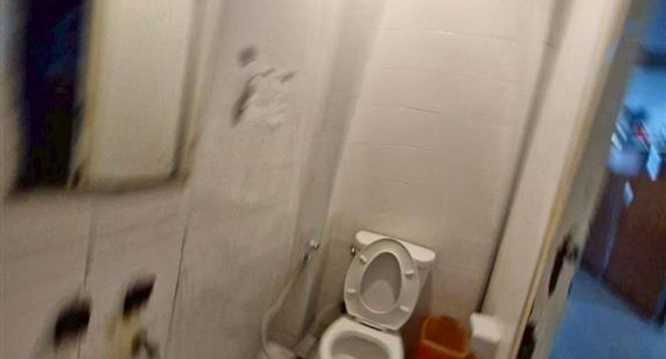 Gewerbefläche zum Kauf mit 13 Zimmer in Mueang Nonthaburi, Nonthaburi