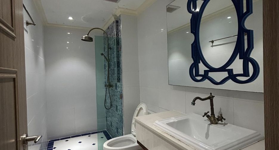 For sale 3 bedrooms condo in Bang Lamung, Chonburi