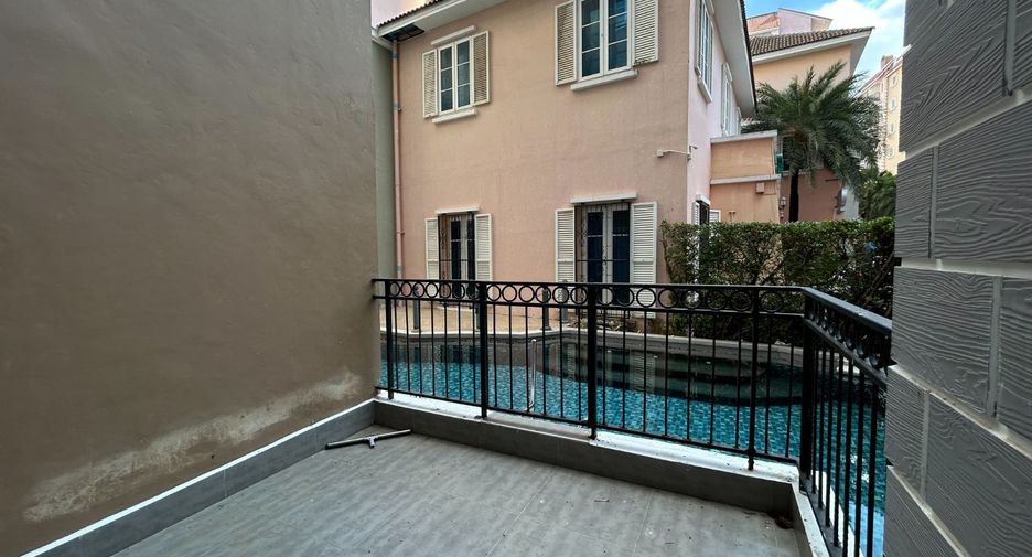 For sale 3 bedrooms condo in Bang Lamung, Chonburi