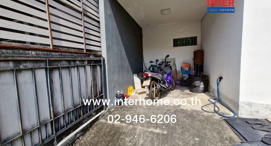For sale 3 bedrooms townhouse in Mueang Nonthaburi, Nonthaburi