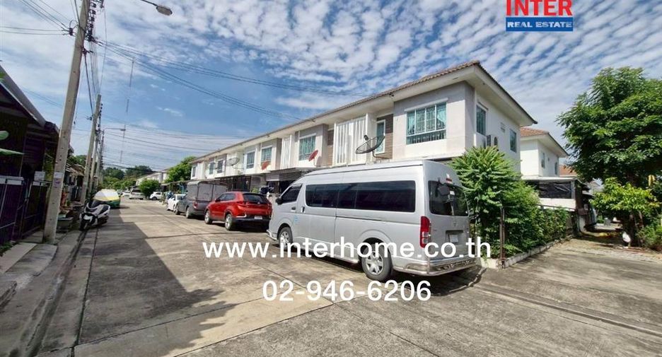For sale 3 bedrooms townhouse in Mueang Nonthaburi, Nonthaburi