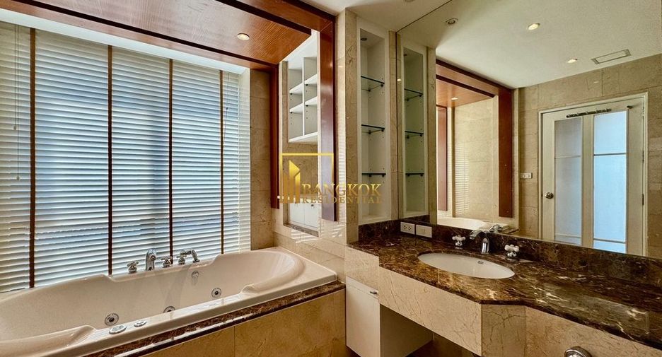 For rent 5 bedrooms condo in Pathum Wan, Bangkok