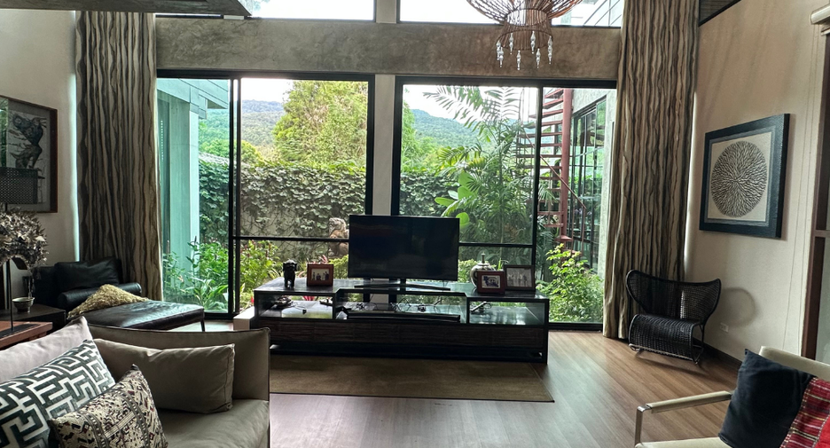For sale 7 ベッドルーム villa in Mueang Chiang Mai, Chiang Mai