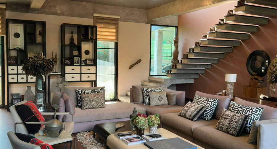 For sale 7 ベッドルーム villa in Mueang Chiang Mai, Chiang Mai