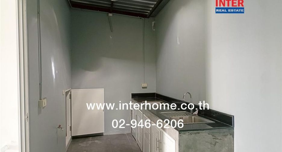 Casa adosada en venta de 2 habitaciones en Mueang Pathum Thani, Pathum Thani