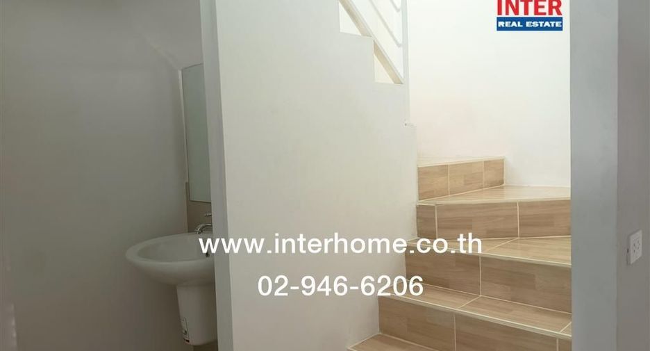 Casa adosada en venta de 2 habitaciones en Mueang Pathum Thani, Pathum Thani