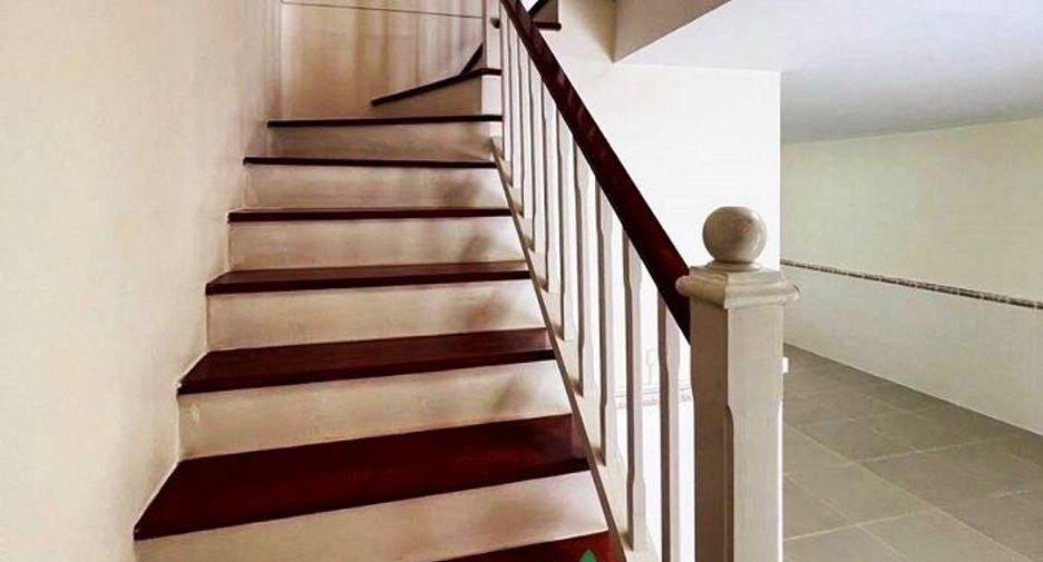 For sale 3 bedrooms townhouse in Don Mueang, Bangkok
